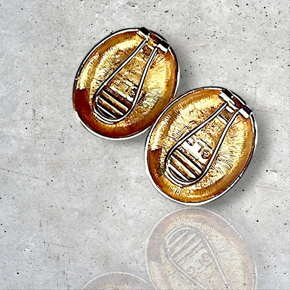 VINTAGE Liz Claiborne Gold and Silver, 2 Tone Oval Earrings - Picture 2 of 4